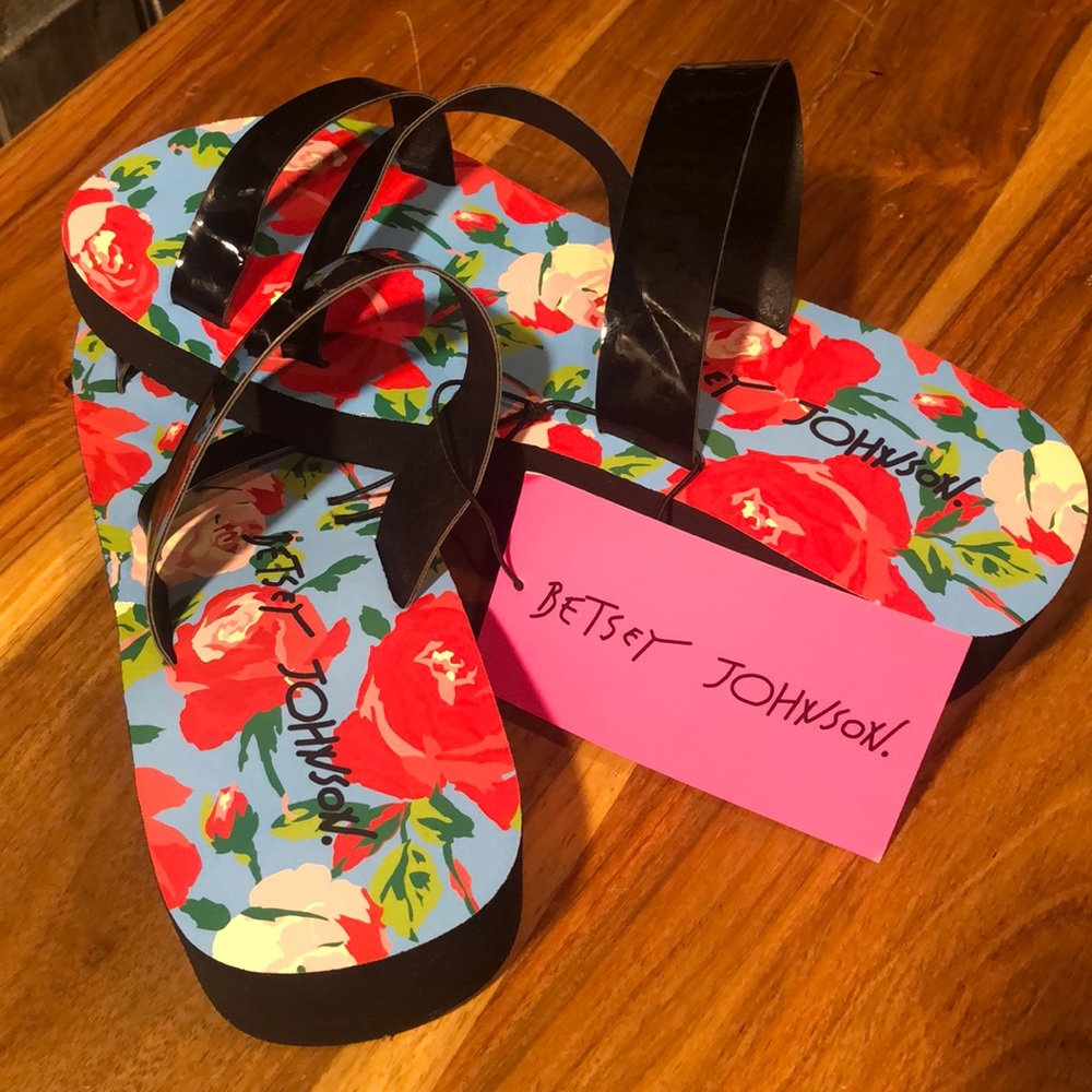 Betsey Johnson Muk Luk sandals